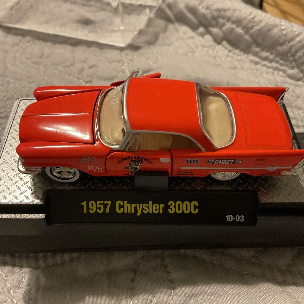 M2 Machines Auto-Projects 1957 Chrysler 300C 1:64 Die-Cast Model Car